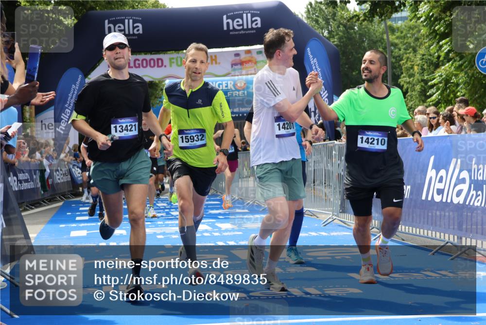 29.06.2025 - hella hamburg halbmarathon Strokosch-Dieckow http://msf.ph/oto/8489835 29.06.2025 10:43:41 Ziel 1976, 3116, 3437, 4318, 6903, 6991, 7185, 9114, 9159, 9374, 11153, 11778, 11848, 13421, 13897, 13996, 14201, 14210, 14690, 15328, 15512, 15932, 16062, 16105, 17912, 18449, 18650, 19090 meine-sportfotos.de
