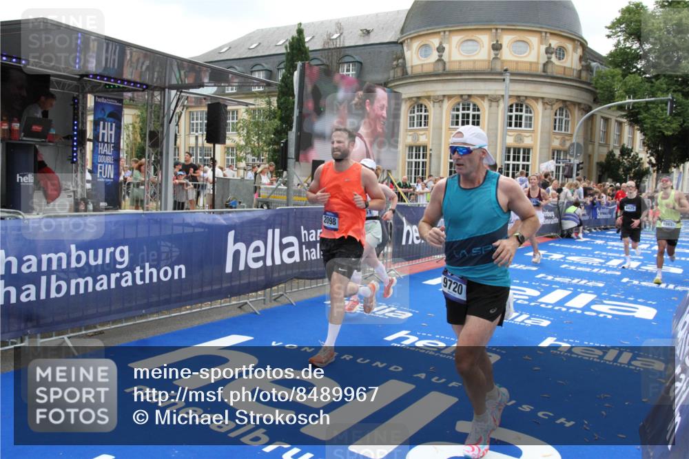 29.06.2025 - hella hamburg halbmarathon Michael Strokosch http://msf.ph/oto/8489967 29.06.2025 10:44:57 Ziel 1424, 1520, 2098, 2890, 3098, 4425, 7056, 7167, 9030, 9720, 12161, 17382, 17406, 18055, 18631, 19207, 19210 meine-sportfotos.de