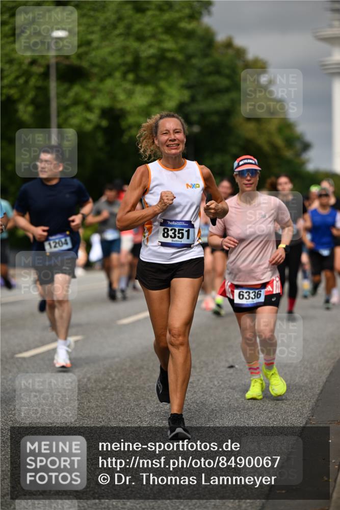 29.06.2025 - hella hamburg halbmarathon Dr. Thomas Lammeyer http://msf.ph/oto/8490067 29.06.2025 10:21:46 Kennedybrücke 1015, 1156, 1204, 1274, 1458, 1622, 1749, 1795, 2094, 2259, 2931, 3138, 3292, 3464, 3802, 3803, 4218, 4852, 5002, 5004, 5929, 5930, 6254, 6336, 6352, 7011, 7258, 7945, 8144, 8210, 8351, 8433, 8607, 9400, 9848, 10460, 10509, 10620, 10677, 11275, 11372 meine-sportfotos.de