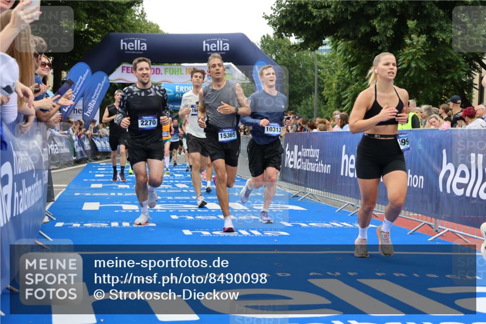 29.06.2025 - hella hamburg halbmarathon Strokosch-Dieckow http://msf.ph/oto/8490098 29.06.2025 10:45:07 Ziel 1171, 2270, 3917, 4997, 6054, 6266, 6375, 6575, 6819, 7087, 7709, 7843, 9302, 9710, 10313, 10741, 11688, 12783, 13919, 15334, 15365, 15636, 15651, 15760, 16513, 16685, 16689, 17120, 17381, 17960, 18346, 18718 meine-sportfotos.de