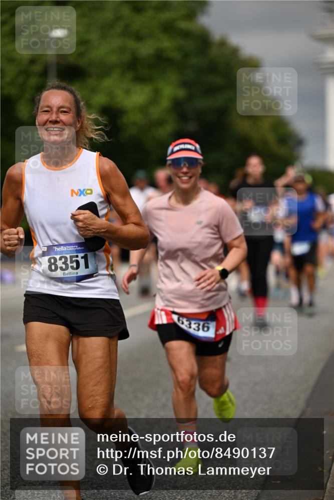 29.06.2025 - hella hamburg halbmarathon Dr. Thomas Lammeyer http://msf.ph/oto/8490137 29.06.2025 10:21:47 Kennedybrücke 1015, 1156, 1204, 1274, 1458, 1622, 1749, 1795, 2094, 2259, 2931, 3138, 3292, 3802, 3803, 4218, 4852, 5002, 5004, 5929, 5930, 6254, 6336, 6352, 7011, 7258, 7945, 8144, 8210, 8351, 8433, 8607, 9400, 9848, 10460, 10509, 10620, 10677, 11275, 11372 meine-sportfotos.de