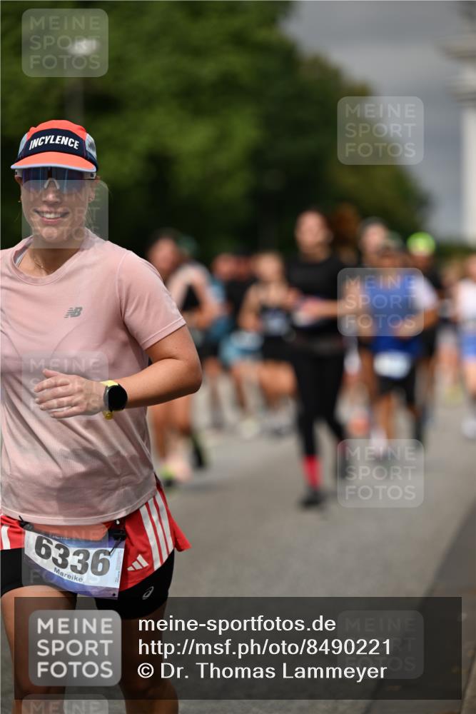 29.06.2025 - hella hamburg halbmarathon Dr. Thomas Lammeyer http://msf.ph/oto/8490221 29.06.2025 10:21:48 Kennedybrücke 1015, 1156, 1204, 1274, 1458, 1554, 1622, 1749, 1795, 2094, 2259, 2931, 3138, 3292, 3802, 3803, 4218, 4852, 5002, 5004, 5929, 5930, 6254, 6336, 6352, 7011, 7258, 7945, 8144, 8210, 8351, 8433, 8607, 9400, 9798, 9848, 10460, 10509, 10620, 10677, 11275, 11372 meine-sportfotos.de