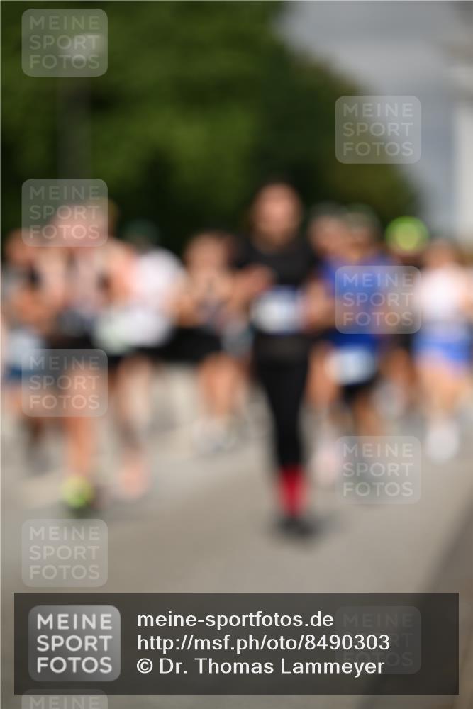 29.06.2025 - hella hamburg halbmarathon Dr. Thomas Lammeyer http://msf.ph/oto/8490303 29.06.2025 10:21:49 Kennedybrücke 1015, 1156, 1204, 1274, 1458, 1554, 1622, 1749, 1795, 2094, 2259, 2931, 3138, 3292, 3802, 3803, 4218, 4852, 5002, 5004, 5294, 5930, 6254, 6336, 6352, 7011, 7258, 7945, 8144, 8210, 8351, 8433, 8607, 9400, 9798, 9848, 10460, 10509, 10620, 10677, 11275, 11372 meine-sportfotos.de