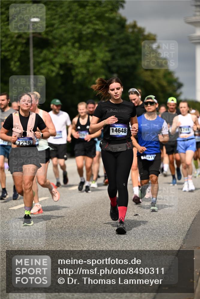29.06.2025 - hella hamburg halbmarathon Dr. Thomas Lammeyer http://msf.ph/oto/8490311 29.06.2025 10:21:49 Kennedybrücke 1015, 1156, 1204, 1274, 1458, 1554, 1622, 1749, 1795, 2094, 2259, 2931, 3138, 3292, 3802, 3803, 4218, 4852, 5002, 5004, 5294, 5930, 6254, 6336, 6352, 7011, 7258, 7945, 8144, 8210, 8351, 8433, 8607, 9400, 9798, 9848, 10460, 10509, 10620, 10677, 11275, 11372 meine-sportfotos.de