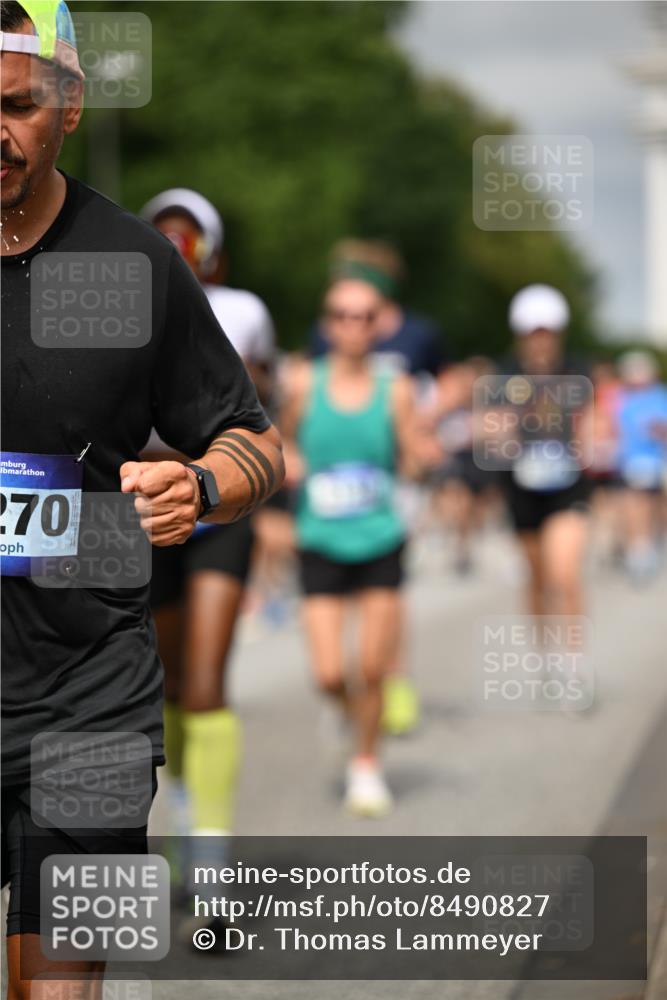 29.06.2025 - hella hamburg halbmarathon Dr. Thomas Lammeyer http://msf.ph/oto/8490827 29.06.2025 10:21:55 Kennedybrücke 1015, 1156, 1204, 1274, 1458, 1554, 1622, 1641, 1749, 2094, 2147, 2259, 2548, 2931, 3138, 3292, 3977, 4218, 4804, 5002, 5004, 5023, 5294, 6254, 6336, 7011, 7094, 7258, 7641, 8144, 8351, 8607, 9798, 10509, 10677, 11275, 11372 meine-sportfotos.de
