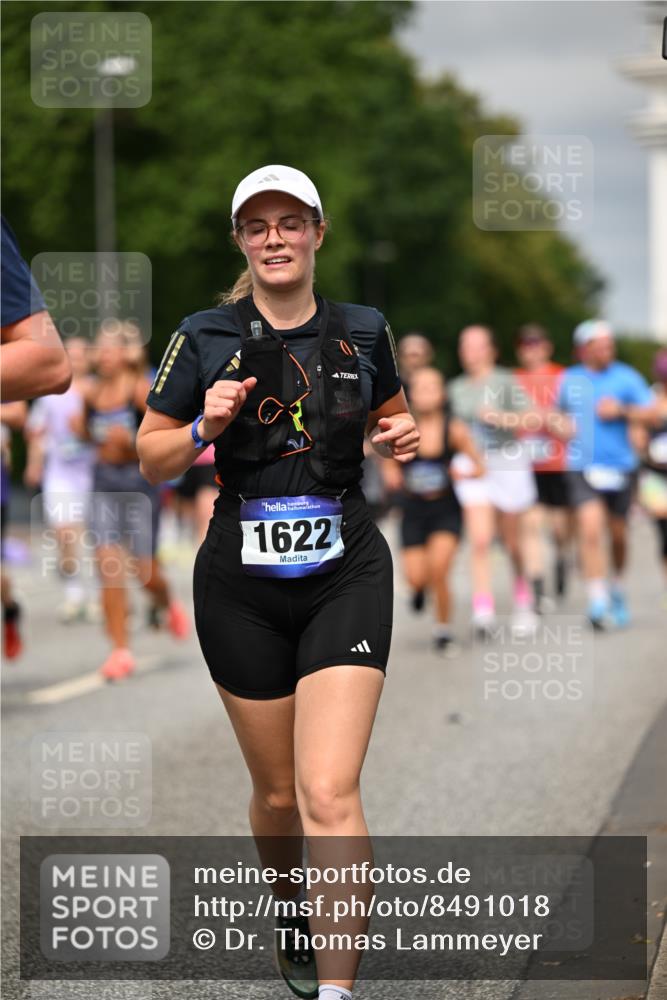 29.06.2025 - hella hamburg halbmarathon Dr. Thomas Lammeyer http://msf.ph/oto/8491018 29.06.2025 10:21:58 Kennedybrücke 1015, 1067, 1204, 1274, 1298, 1458, 1554, 1622, 1641, 1749, 1982, 2094, 2147, 2259, 2548, 2931, 3138, 3292, 3977, 4218, 4804, 5002, 5004, 5023, 5294, 6254, 6336, 7094, 7258, 7641, 8144, 8351, 8607, 9539, 9798, 10332, 10509, 10677, 10831, 11275, 11372 meine-sportfotos.de