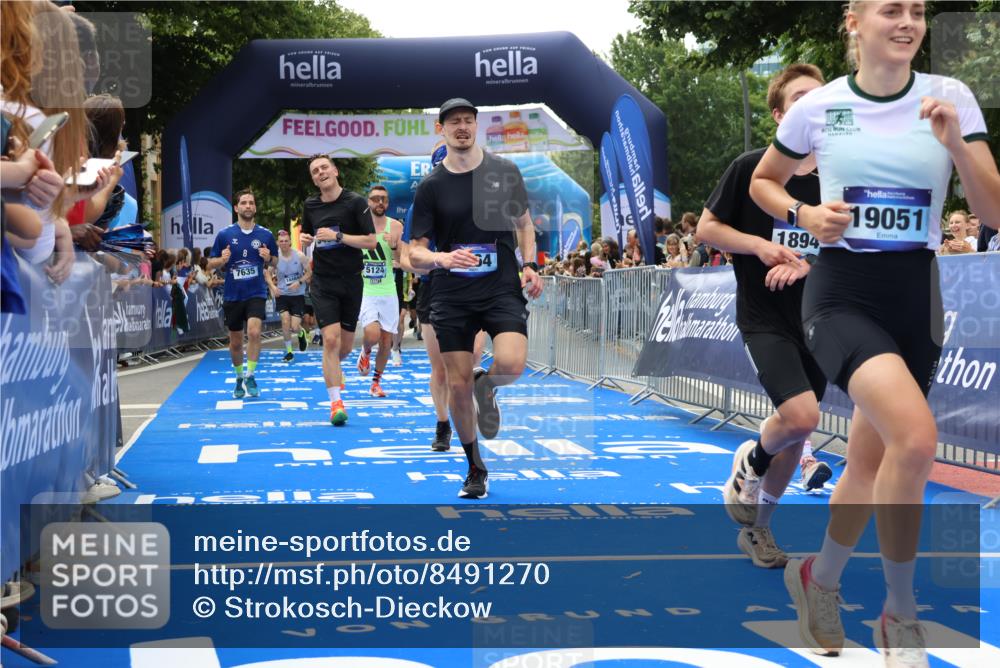 29.06.2025 - hella hamburg halbmarathon Strokosch-Dieckow http://msf.ph/oto/8491270 29.06.2025 10:43:26 Ziel 2653, 3146, 3928, 4080, 5124, 5436, 5506, 7635, 8664, 9931, 10237, 10246, 11648, 12623, 13348, 14484, 15921, 16338, 16720, 17391, 18274, 18513, 18775, 18810, 18942, 18987, 19009, 19051, 19229 meine-sportfotos.de