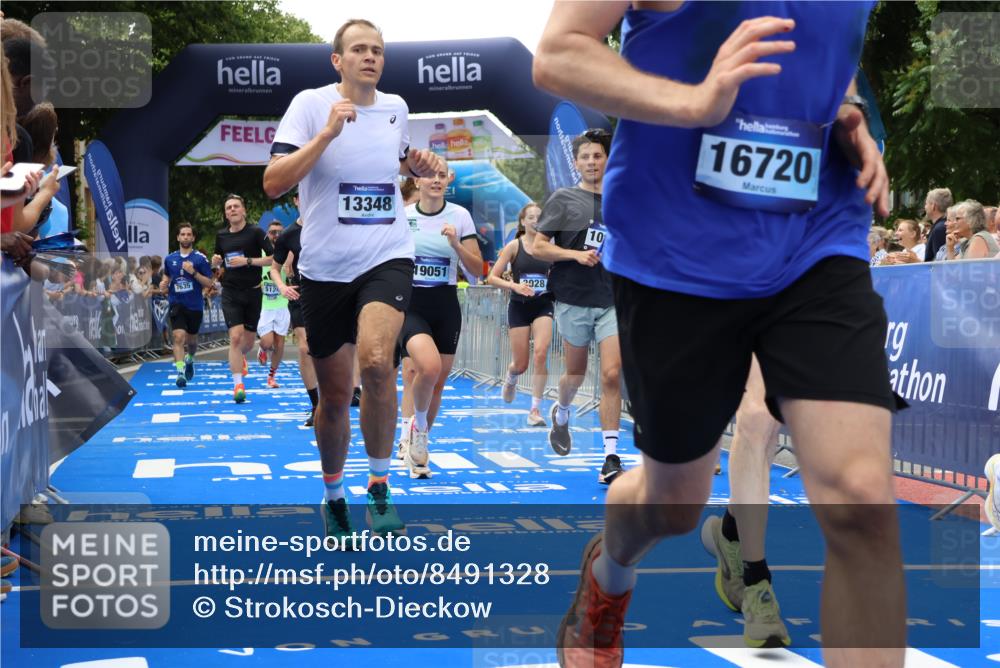 29.06.2025 - hella hamburg halbmarathon Strokosch-Dieckow http://msf.ph/oto/8491328 29.06.2025 10:43:24 Ziel 2653, 3109, 3124, 3146, 3928, 4080, 5124, 5436, 5506, 7635, 8664, 9931, 10099, 10237, 10246, 11648, 12623, 13348, 15921, 16338, 16720, 17391, 18274, 18513, 18810, 18942, 18987, 19009, 19051 meine-sportfotos.de