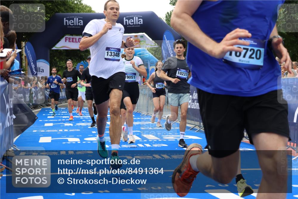 29.06.2025 - hella hamburg halbmarathon Strokosch-Dieckow http://msf.ph/oto/8491364 29.06.2025 10:43:24 Ziel 2653, 3109, 3124, 3146, 3928, 4080, 5124, 5436, 5506, 7635, 8664, 9931, 10099, 10237, 10246, 11648, 12623, 13348, 15921, 16338, 16720, 17391, 18274, 18513, 18810, 18942, 18987, 19009, 19051 meine-sportfotos.de