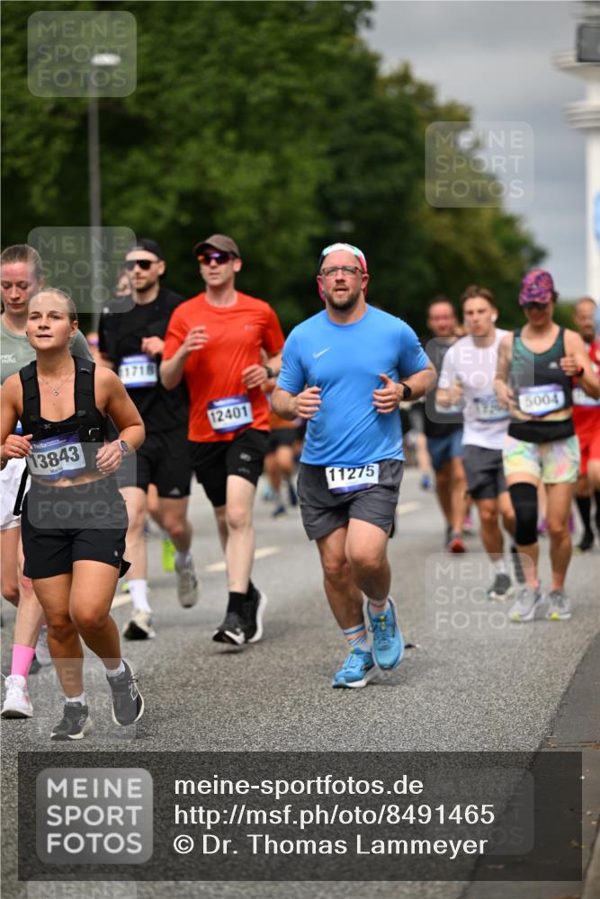 29.06.2025 - hella hamburg halbmarathon Dr. Thomas Lammeyer http://msf.ph/oto/8491465 29.06.2025 10:22:01 Kennedybrücke 1015, 1067, 1274, 1298, 1458, 1554, 1622, 1641, 1749, 1982, 2094, 2147, 2305, 2548, 2931, 3138, 3292, 3977, 4194, 4218, 4804, 5002, 5004, 5023, 5294, 7094, 7258, 7641, 8144, 8248, 8607, 9539, 9586, 9734, 9798, 10332, 10509, 10677, 10831, 11275, 11372 meine-sportfotos.de