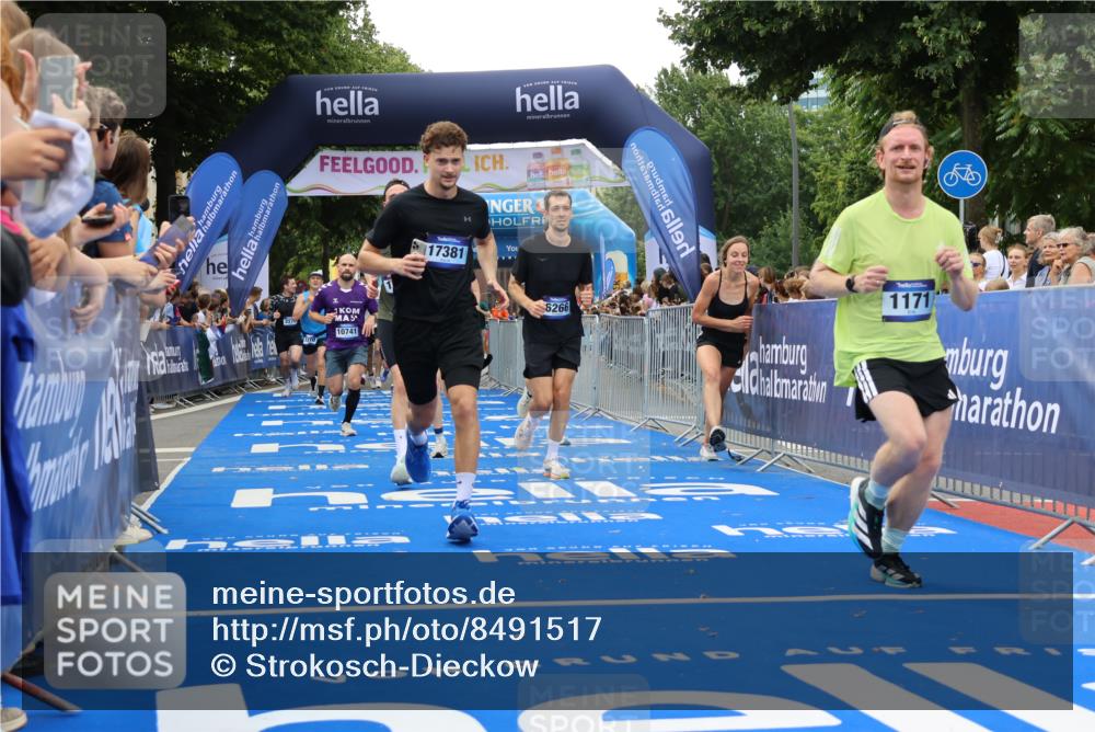 29.06.2025 - hella hamburg halbmarathon Strokosch-Dieckow http://msf.ph/oto/8491517 29.06.2025 10:45:01 Ziel 1171, 1424, 1520, 2270, 2890, 3917, 4997, 6266, 7709, 7843, 9030, 9302, 9710, 10313, 10741, 11688, 13919, 15334, 15365, 16058, 16685, 16689, 17381, 17382, 17544, 18055 meine-sportfotos.de