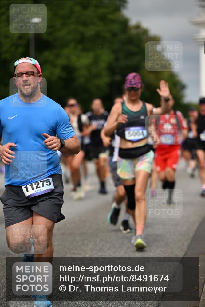 29.06.2025 - hella hamburg halbmarathon Dr. Thomas Lammeyer http://msf.ph/oto/8491674 29.06.2025 10:22:03 Kennedybrücke 1015, 1067, 1274, 1298, 1458, 1554, 1622, 1641, 1749, 1982, 2094, 2147, 2305, 2548, 2931, 3138, 3292, 3977, 4194, 4738, 4804, 5002, 5004, 5023, 5294, 7094, 7258, 7641, 8144, 8248, 8607, 9539, 9586, 9734, 9798, 10332, 10509, 10677, 10831, 11275, 11372 meine-sportfotos.de
