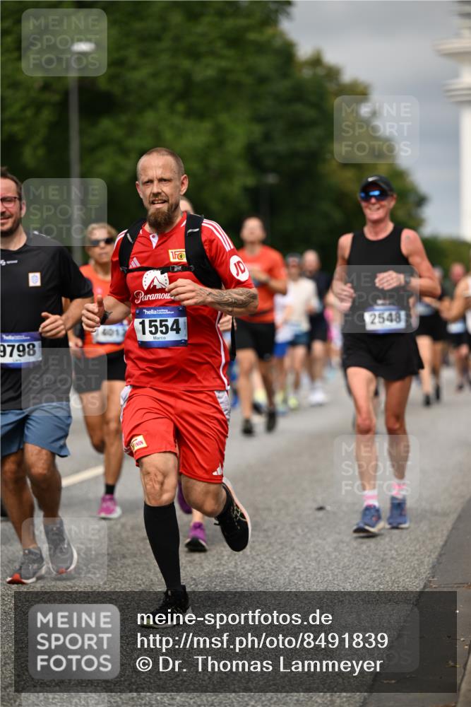 29.06.2025 - hella hamburg halbmarathon Dr. Thomas Lammeyer http://msf.ph/oto/8491839 29.06.2025 10:22:06 Kennedybrücke 1015, 1067, 1274, 1298, 1458, 1477, 1554, 1622, 1641, 1982, 2087, 2094, 2147, 2305, 2548, 2931, 3138, 3482, 3977, 4194, 4738, 4804, 5002, 5004, 5023, 5290, 5294, 7094, 7641, 7649, 7882, 8144, 8248, 8607, 9539, 9586, 9717, 9734, 9798, 9834, 10332, 10509, 10677, 10831, 11275, 11372 meine-sportfotos.de