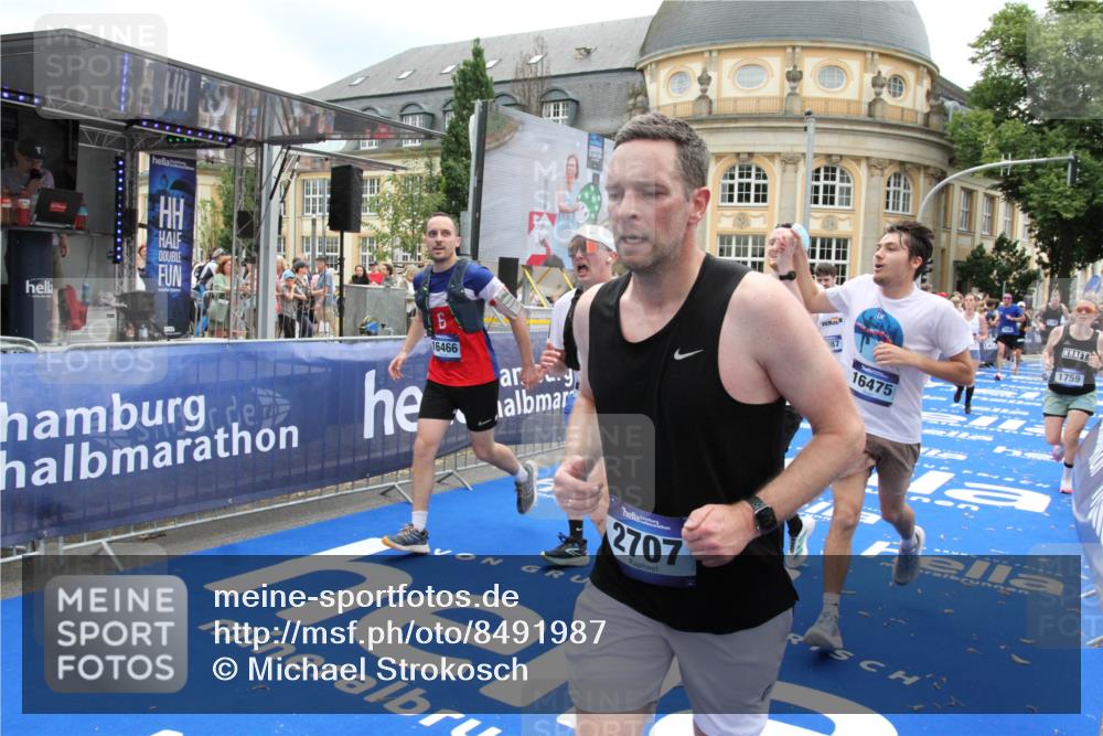 29.06.2025 - hella hamburg halbmarathon Michael Strokosch http://msf.ph/oto/8491987 29.06.2025 10:46:15 Ziel 1569, 1759, 2048, 2590, 2707, 3056, 3087, 4949, 6388, 7450, 7961, 9497, 10796, 11094, 11125, 16136, 16466, 16475, 17190, 18702, 18797 meine-sportfotos.de