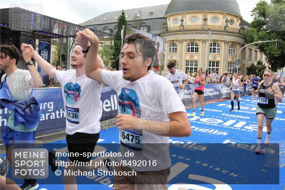 29.06.2025 - hella hamburg halbmarathon Michael Strokosch http://msf.ph/oto/8492016 29.06.2025 10:46:16 Ziel 1569, 1759, 2048, 2590, 2707, 3056, 3087, 4949, 6388, 7450, 7961, 9497, 10796, 11094, 11125, 16136, 16466, 16475, 17190, 18797 meine-sportfotos.de