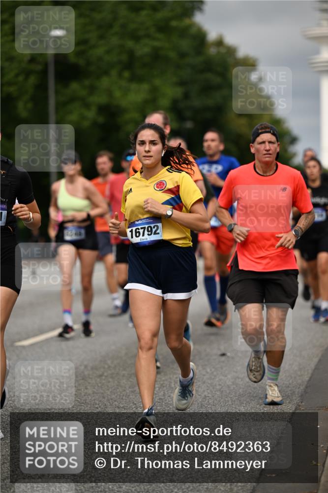 29.06.2025 - hella hamburg halbmarathon Dr. Thomas Lammeyer http://msf.ph/oto/8492363 29.06.2025 10:22:14 Kennedybrücke 1067, 1268, 1298, 1477, 1554, 1641, 1982, 2087, 2147, 2305, 2548, 2634, 3482, 3977, 4194, 4738, 4804, 5002, 5004, 5023, 5290, 5294, 6332, 7094, 7160, 7413, 7641, 7649, 7838, 7882, 7883, 8144, 8248, 9539, 9586, 9717, 9734, 9798, 9834, 9844, 10174, 10332, 10831, 10908, 10946, 11275, 11352 meine-sportfotos.de