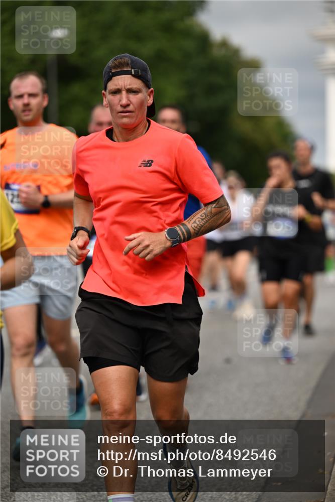 29.06.2025 - hella hamburg halbmarathon Dr. Thomas Lammeyer http://msf.ph/oto/8492546 29.06.2025 10:22:15 Kennedybrücke 1067, 1268, 1298, 1477, 1554, 1641, 1982, 2087, 2147, 2305, 2548, 2634, 3482, 3977, 4194, 4738, 4804, 5002, 5004, 5023, 5290, 5294, 6332, 7094, 7160, 7413, 7641, 7649, 7838, 7882, 7883, 8144, 8248, 9539, 9586, 9717, 9734, 9798, 9834, 9844, 10174, 10332, 10831, 10908, 10946, 11275, 11352 meine-sportfotos.de