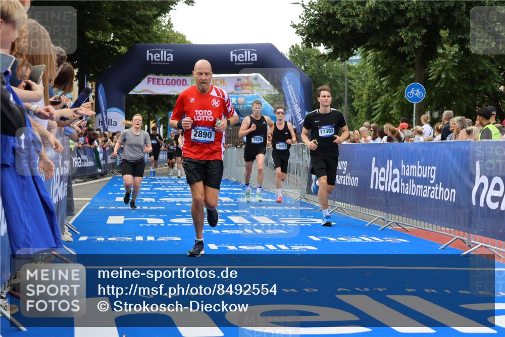 29.06.2025 - hella hamburg halbmarathon Strokosch-Dieckow http://msf.ph/oto/8492554 29.06.2025 10:44:56 Ziel 1171, 1424, 1520, 2098, 2890, 3098, 4425, 6266, 7056, 7167, 7709, 7843, 9030, 9720, 10741, 11688, 12161, 15334, 16058, 17381, 17382, 17406, 17544, 18055, 18631, 19210 meine-sportfotos.de