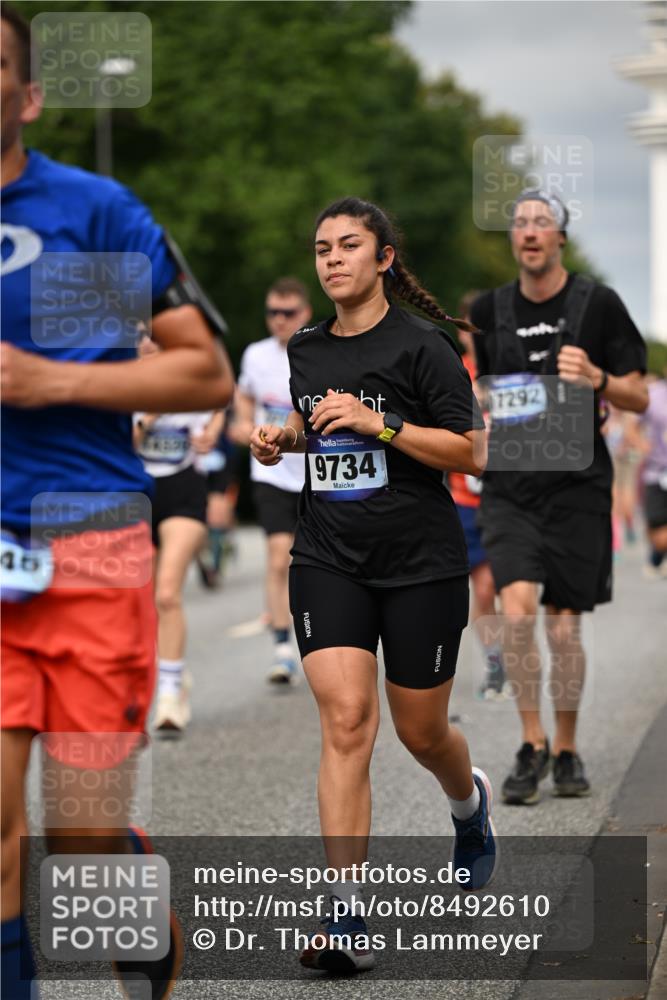 29.06.2025 - hella hamburg halbmarathon Dr. Thomas Lammeyer http://msf.ph/oto/8492610 29.06.2025 10:22:18 Kennedybrücke 1067, 1268, 1298, 1477, 1554, 1641, 1820, 1982, 2087, 2147, 2305, 2548, 2634, 3125, 3482, 3977, 4194, 4738, 4804, 5023, 5290, 5294, 5909, 6332, 7094, 7160, 7413, 7641, 7649, 7838, 7882, 7883, 8248, 9539, 9586, 9717, 9734, 9798, 9834, 9844, 10174, 10332, 10659, 10831, 10908, 10946, 11352 meine-sportfotos.de