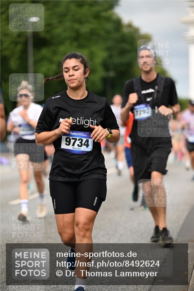 29.06.2025 - hella hamburg halbmarathon Dr. Thomas Lammeyer http://msf.ph/oto/8492624 29.06.2025 10:22:18 Kennedybrücke 1067, 1268, 1298, 1477, 1554, 1641, 1820, 1982, 2087, 2147, 2305, 2548, 2634, 3125, 3482, 3977, 4194, 4738, 4804, 5023, 5290, 5294, 5909, 6332, 7094, 7160, 7413, 7641, 7649, 7838, 7882, 7883, 8248, 9539, 9586, 9717, 9734, 9798, 9834, 9844, 10174, 10332, 10659, 10831, 10908, 10946, 11352 meine-sportfotos.de
