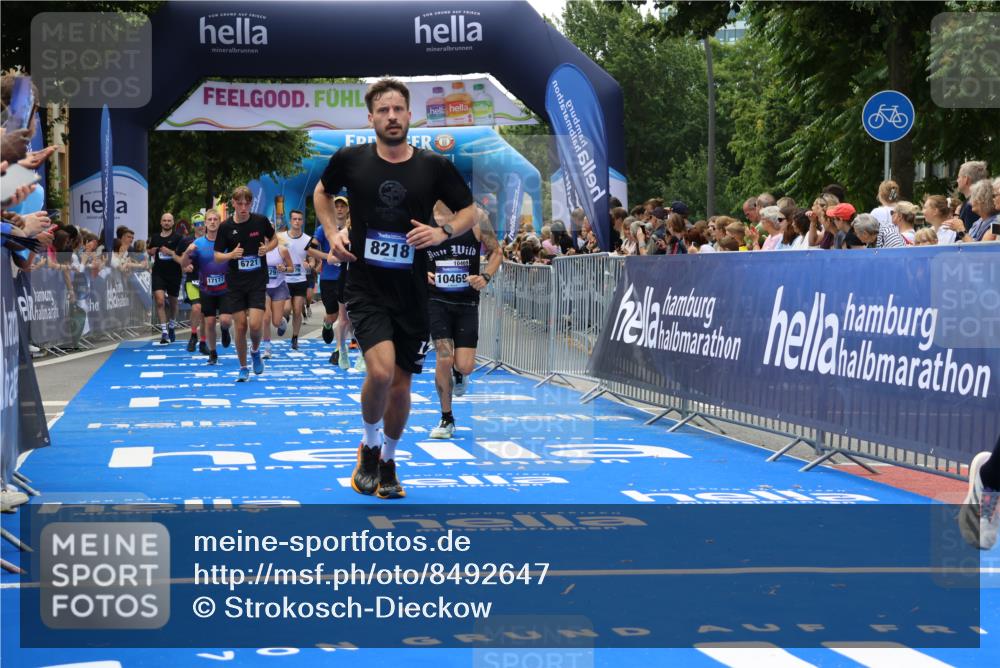 29.06.2025 - hella hamburg halbmarathon Strokosch-Dieckow http://msf.ph/oto/8492647 29.06.2025 10:43:00 Ziel 4229, 4823, 6721, 7035, 7451, 8218, 9364, 9833, 10469, 12657, 12723, 12776, 12839, 14849, 15255, 17177, 18659, 19038 meine-sportfotos.de