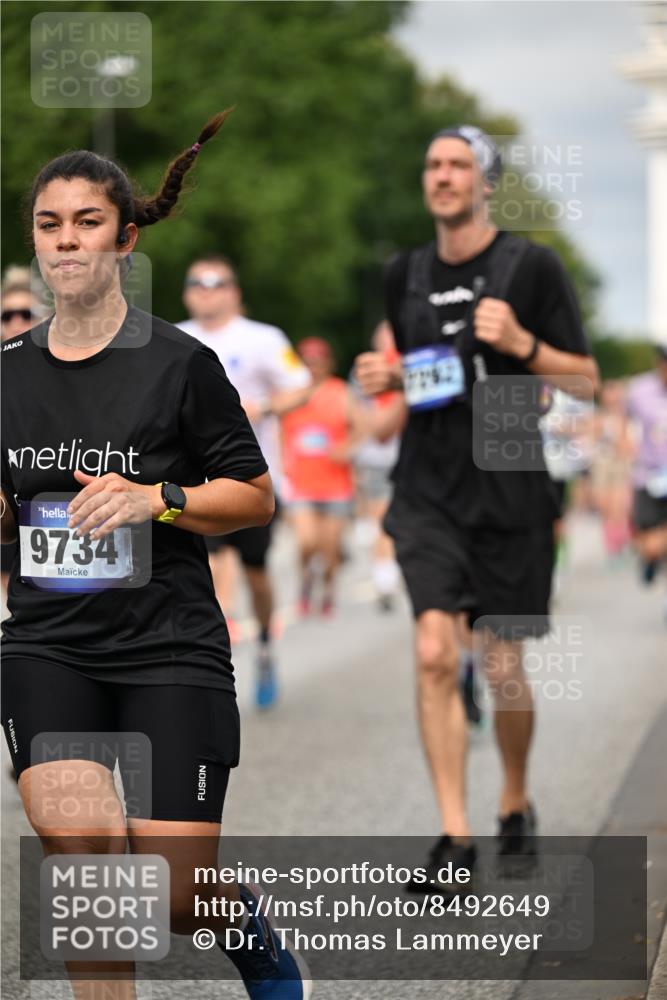 29.06.2025 - hella hamburg halbmarathon Dr. Thomas Lammeyer http://msf.ph/oto/8492649 29.06.2025 10:22:19 Kennedybrücke 1067, 1268, 1298, 1477, 1641, 1820, 1982, 2087, 2147, 2305, 2548, 2634, 3125, 3482, 3977, 4194, 4738, 4804, 5023, 5290, 5294, 5909, 6332, 7094, 7160, 7413, 7641, 7649, 7838, 7882, 7883, 8248, 9539, 9586, 9717, 9734, 9834, 9844, 10174, 10332, 10659, 10831, 10908, 10946, 11352 meine-sportfotos.de