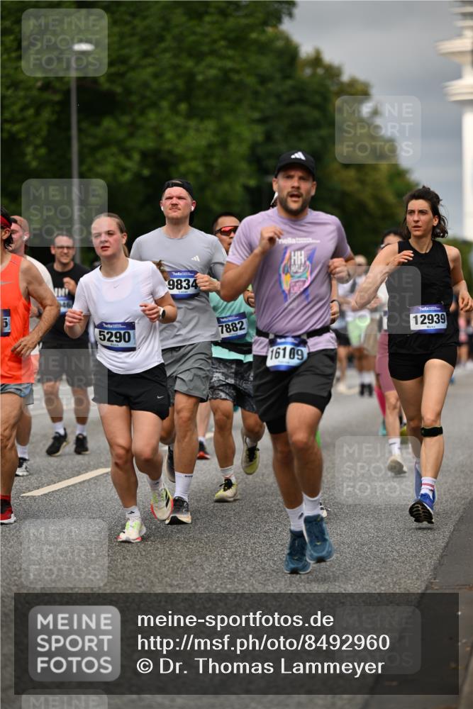 29.06.2025 - hella hamburg halbmarathon Dr. Thomas Lammeyer http://msf.ph/oto/8492960 29.06.2025 10:22:22 Kennedybrücke 1067, 1268, 1298, 1477, 1641, 1820, 1982, 2087, 2305, 2634, 3125, 3482, 3977, 4194, 4738, 4804, 5023, 5290, 5909, 6332, 7160, 7413, 7649, 7838, 7882, 7883, 8248, 8341, 9539, 9586, 9717, 9734, 9834, 9844, 10174, 10332, 10659, 10831, 10908, 10946, 11352 meine-sportfotos.de