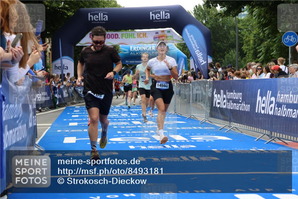 29.06.2025 - hella hamburg halbmarathon Strokosch-Dieckow http://msf.ph/oto/8493181 29.06.2025 10:42:46 Ziel 1700, 5011, 5477, 7105, 9371, 9534, 13398, 13725, 14447, 14560, 14813, 15297, 15301, 15851, 18559, 18659 meine-sportfotos.de