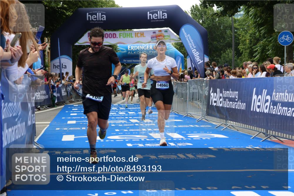 29.06.2025 - hella hamburg halbmarathon Strokosch-Dieckow http://msf.ph/oto/8493193 29.06.2025 10:42:46 Ziel 1700, 5011, 5477, 7105, 9371, 9534, 13398, 13725, 14447, 14560, 14813, 15297, 15301, 15851, 18559, 18659 meine-sportfotos.de