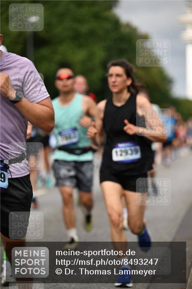 29.06.2025 - hella hamburg halbmarathon Dr. Thomas Lammeyer http://msf.ph/oto/8493247 29.06.2025 10:22:24 Kennedybrücke 1067, 1268, 1298, 1477, 1820, 1982, 2087, 2305, 2634, 2821, 3125, 3482, 3977, 4194, 4738, 5023, 5290, 5909, 6332, 7160, 7413, 7649, 7838, 7882, 7883, 8248, 8341, 9222, 9539, 9586, 9717, 9734, 9834, 9844, 10174, 10332, 10659, 10831, 10908, 10946, 11352 meine-sportfotos.de