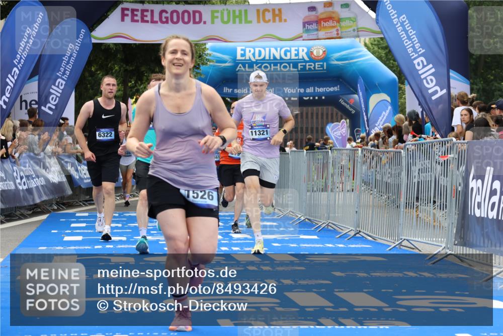 29.06.2025 - hella hamburg halbmarathon Strokosch-Dieckow http://msf.ph/oto/8493426 29.06.2025 11:06:51 Ziel 1526, 1559, 1866, 3039, 3199, 6462, 6572, 6585, 7826, 7935, 11321, 11509, 16379, 17707 meine-sportfotos.de