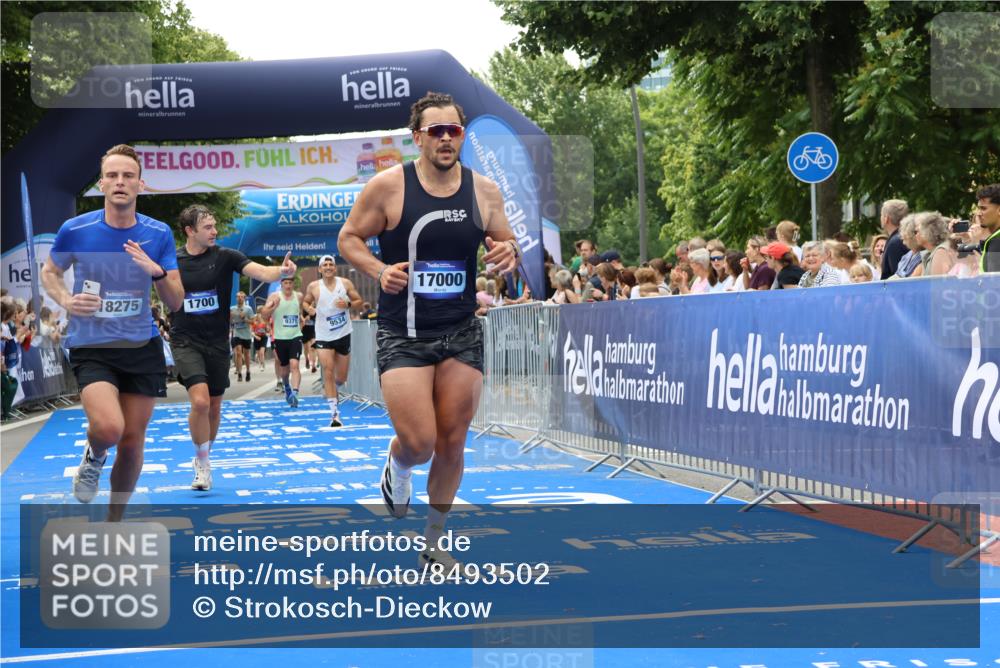 29.06.2025 - hella hamburg halbmarathon Strokosch-Dieckow http://msf.ph/oto/8493502 29.06.2025 10:42:38 Ziel 1700, 1735, 4235, 7508, 9371, 9534, 13483, 13725, 17000, 17016, 18275, 18632 meine-sportfotos.de
