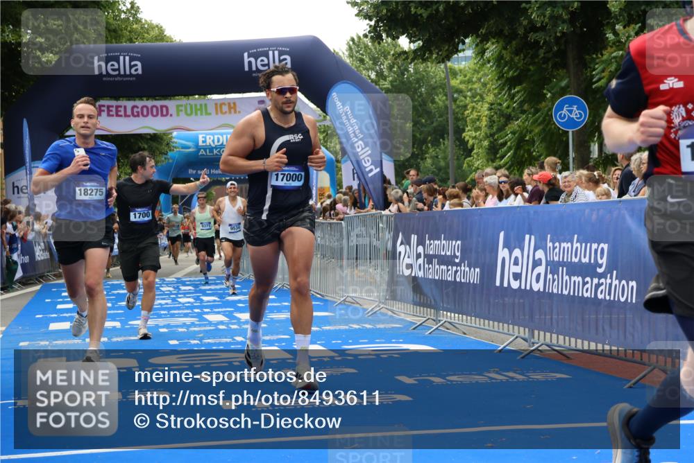 29.06.2025 - hella hamburg halbmarathon Strokosch-Dieckow http://msf.ph/oto/8493611 29.06.2025 10:42:38 Ziel 1700, 1735, 4235, 7508, 9371, 9534, 13483, 13725, 17000, 17016, 18275, 18632 meine-sportfotos.de