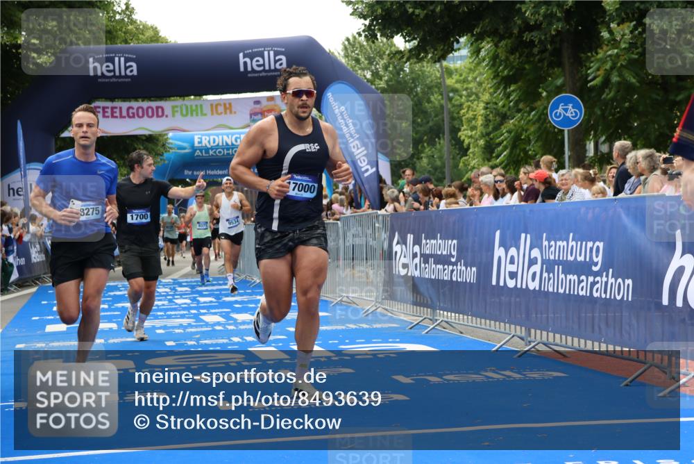 29.06.2025 - hella hamburg halbmarathon Strokosch-Dieckow http://msf.ph/oto/8493639 29.06.2025 10:42:38 Ziel 1700, 1735, 4235, 7508, 9371, 9534, 13483, 13725, 17000, 17016, 18275, 18632 meine-sportfotos.de