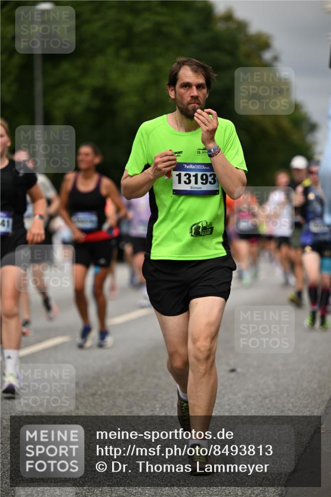 29.06.2025 - hella hamburg halbmarathon Dr. Thomas Lammeyer http://msf.ph/oto/8493813 29.06.2025 10:22:35 Kennedybrücke 1234, 1268, 1477, 1820, 2087, 2335, 2634, 2821, 3125, 3202, 3482, 4123, 4383, 5290, 5733, 5909, 6332, 7121, 7160, 7413, 7445, 7649, 7838, 7882, 7883, 8067, 8341, 8665, 9222, 9276, 9505, 9834, 9844, 10174, 10502, 10659, 10856, 10908, 10946, 11020, 11352 meine-sportfotos.de