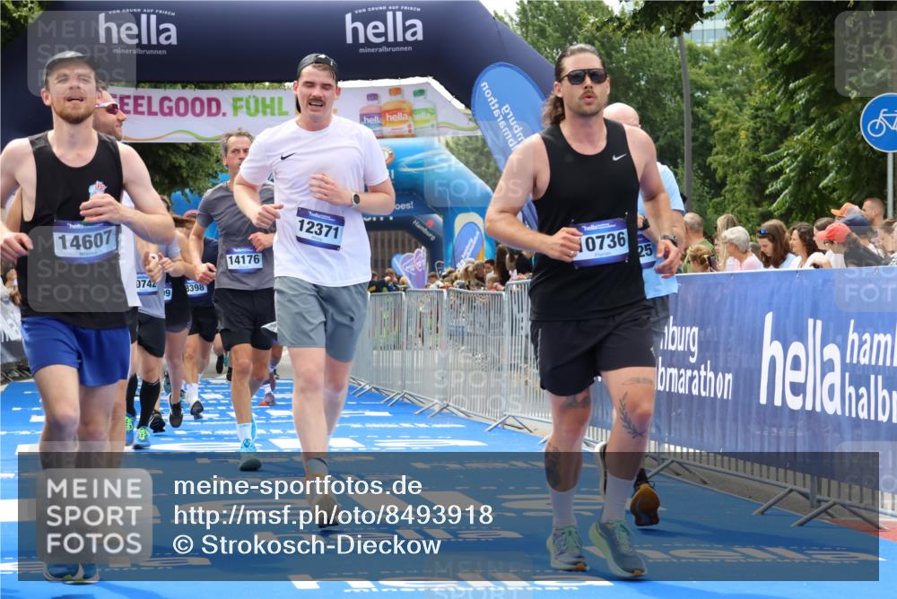 29.06.2025 - hella hamburg halbmarathon Strokosch-Dieckow http://msf.ph/oto/8493918 29.06.2025 11:07:08 Ziel 1034, 2868, 4322, 4613, 4950, 5605, 6322, 8256, 8398, 10736, 10742, 10886, 11355, 12371, 14176, 14607, 16395, 16976, 17500, 18199, 18525 meine-sportfotos.de