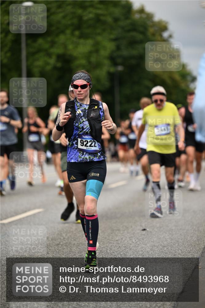 29.06.2025 - hella hamburg halbmarathon Dr. Thomas Lammeyer http://msf.ph/oto/8493968 29.06.2025 10:22:39 Kennedybrücke 1234, 1521, 1820, 2335, 2634, 2821, 3125, 3202, 4123, 4383, 5264, 5266, 5611, 5733, 5909, 6413, 7121, 7413, 7445, 7838, 8067, 8341, 8665, 9222, 9276, 9505, 9844, 10174, 10467, 10502, 10659, 10856, 10908, 10946, 11020 meine-sportfotos.de