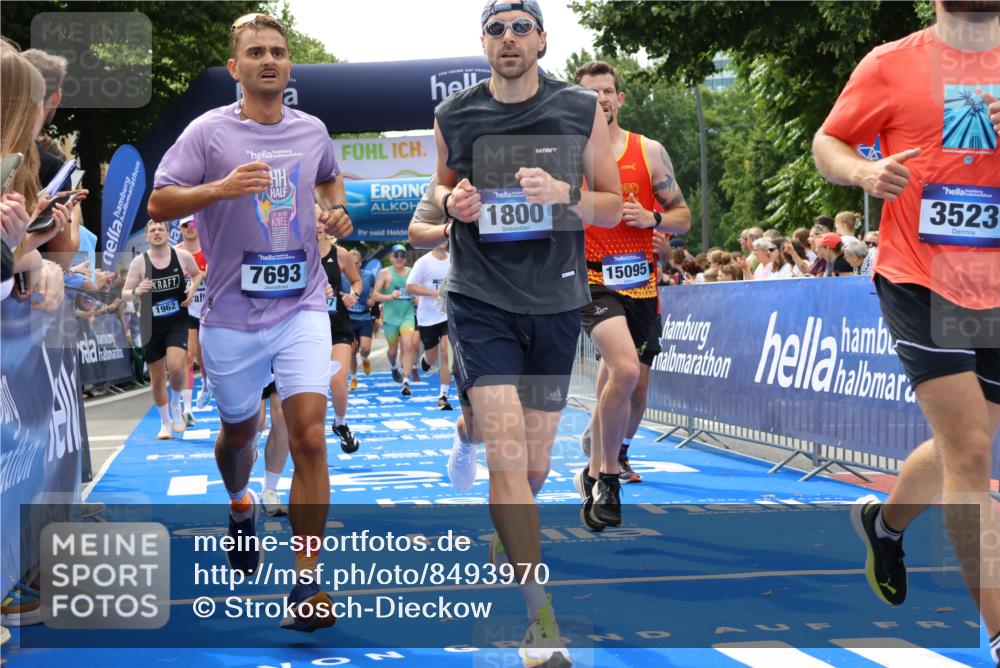 29.06.2025 - hella hamburg halbmarathon Strokosch-Dieckow http://msf.ph/oto/8493970 29.06.2025 10:42:26 Ziel 1209, 1256, 1312, 1353, 1735, 1800, 1962, 2233, 3523, 6639, 6770, 7116, 7448, 7508, 7693, 7734, 11907, 13446, 13807, 14226, 15095, 15175, 15623, 15654, 16281, 16295, 16333, 17016, 17637, 17733, 17911, 18330, 18680 meine-sportfotos.de