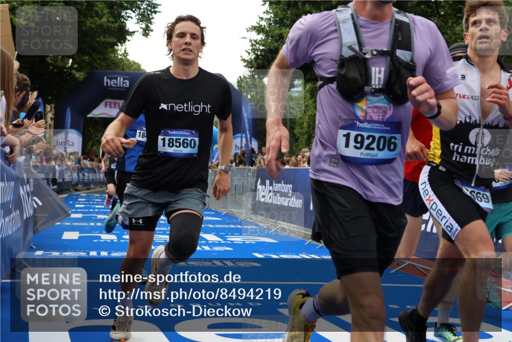 29.06.2025 - hella hamburg halbmarathon Strokosch-Dieckow http://msf.ph/oto/8494219 29.06.2025 10:44:39 Ziel 1468, 1782, 1941, 2365, 2402, 2970, 3305, 3785, 4270, 4991, 5476, 6490, 6495, 7710, 10669, 12711, 14351, 14798, 14816, 15185, 15233, 15862, 16224, 17251, 18107, 18437, 18464, 18539, 18560, 18868, 19206 meine-sportfotos.de