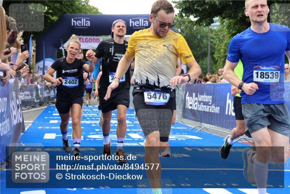 29.06.2025 - hella hamburg halbmarathon Strokosch-Dieckow http://msf.ph/oto/8494577 29.06.2025 10:44:35 Ziel 1468, 1782, 2365, 2402, 3305, 4991, 5476, 6490, 6495, 7322, 7710, 8928, 10669, 12554, 12711, 14351, 14464, 14798, 14816, 15185, 15233, 15862, 16224, 17097, 18107, 18437, 18464, 18539, 18560, 18765, 18868, 19206 meine-sportfotos.de