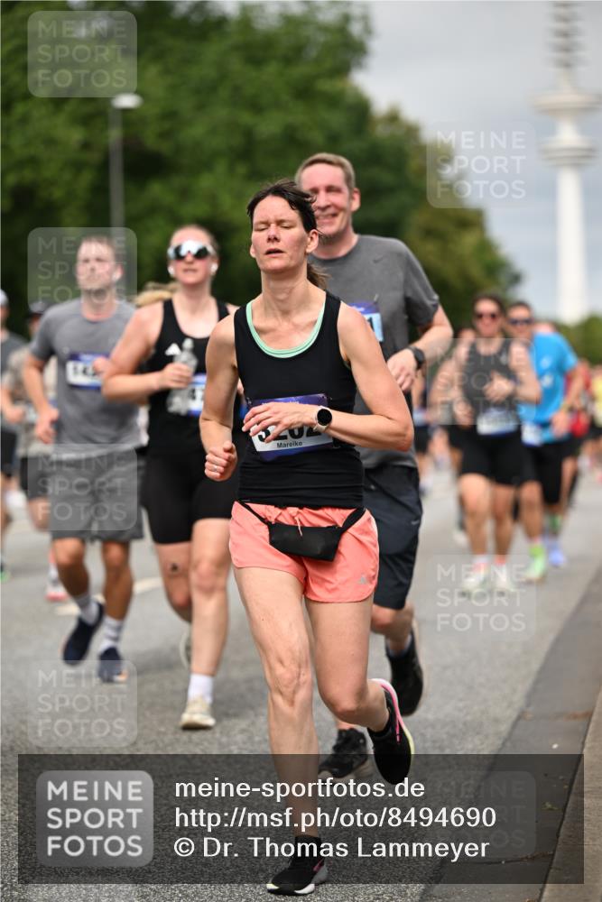 29.06.2025 - hella hamburg halbmarathon Dr. Thomas Lammeyer http://msf.ph/oto/8494690 29.06.2025 10:22:53 Kennedybrücke 1234, 1521, 2096, 2335, 2821, 3202, 3321, 3591, 3592, 4123, 4383, 4718, 4845, 5049, 5264, 5266, 5611, 5733, 5910, 6413, 6477, 6482, 7121, 7214, 7445, 7454, 8067, 8665, 8799, 9222, 9276, 9505, 9549, 9658, 9964, 10172, 10467, 10502, 10687, 10856, 11020 meine-sportfotos.de