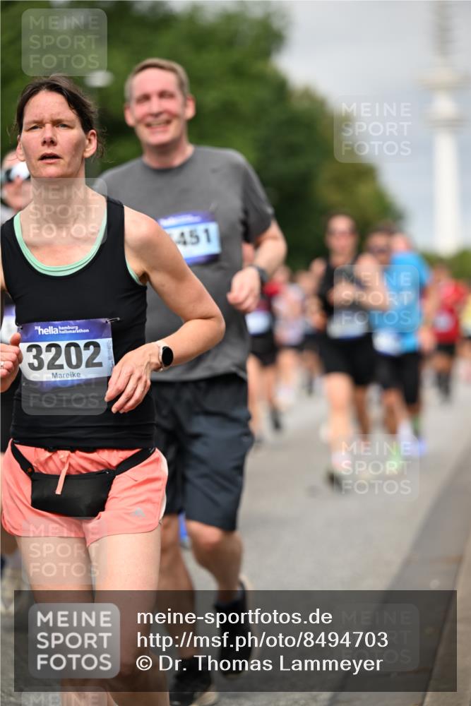 29.06.2025 - hella hamburg halbmarathon Dr. Thomas Lammeyer http://msf.ph/oto/8494703 29.06.2025 10:22:54 Kennedybrücke 1234, 1521, 2096, 2335, 2821, 3202, 3321, 3591, 3592, 4123, 4383, 4718, 4845, 5049, 5264, 5266, 5611, 5733, 5910, 6413, 6477, 6482, 7121, 7214, 7445, 7454, 8067, 8665, 8799, 9276, 9505, 9549, 9658, 9756, 9757, 9964, 10172, 10467, 10502, 10687, 10816, 10856, 11020 meine-sportfotos.de
