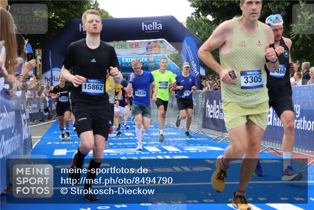 29.06.2025 - hella hamburg halbmarathon Strokosch-Dieckow http://msf.ph/oto/8494790 29.06.2025 10:44:33 Ziel 1057, 1468, 1782, 2365, 2402, 3305, 4991, 5476, 6490, 6495, 7322, 7710, 8928, 10669, 12554, 12711, 14351, 14464, 14667, 14798, 14816, 15862, 16224, 17097, 17729, 18107, 18437, 18464, 18539, 18560, 18765, 18868, 19206 meine-sportfotos.de