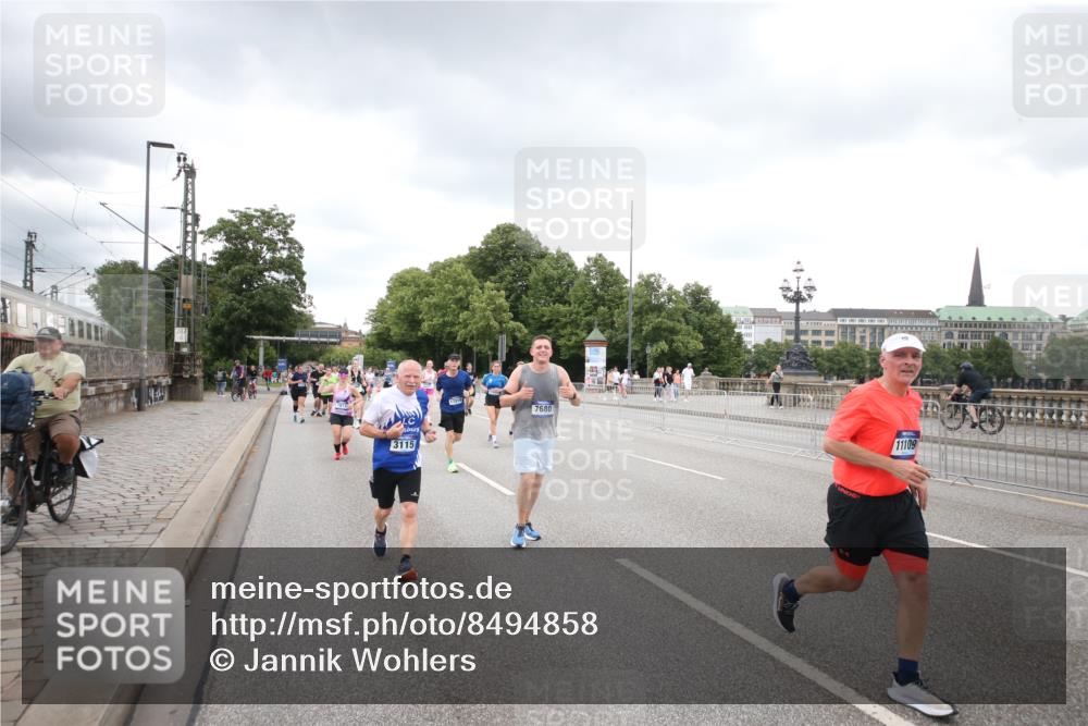 29.06.2025 - hella hamburg halbmarathon Jannik Wohlers http://msf.ph/oto/8494858 29.06.2025 10:55:02 Lombardsbrücke 1616, 1873, 1917, 3115, 3157, 3577, 4628, 5040, 5483, 5487, 7548, 7680, 8626, 9614, 9618, 9857, 9858, 10559, 10885, 11109, 12902, 13098, 13230, 14727, 15152, 15160, 16267, 16385, 16533, 16855, 17019, 17396, 18670, 18972 meine-sportfotos.de