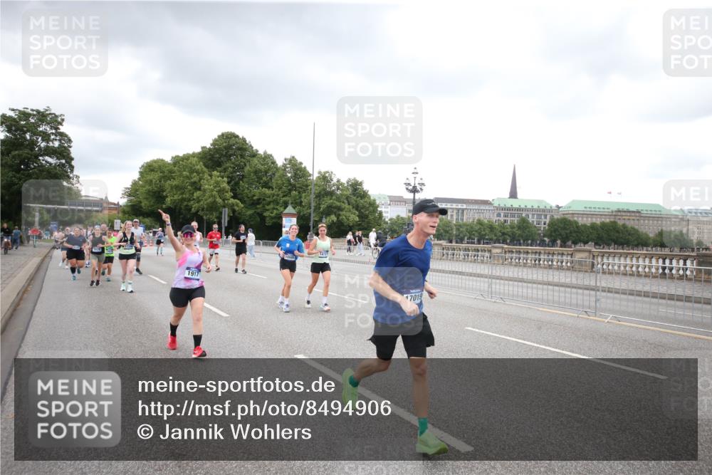 29.06.2025 - hella hamburg halbmarathon Jannik Wohlers http://msf.ph/oto/8494906 29.06.2025 10:55:05 Lombardsbrücke 1616, 1873, 1917, 3115, 3157, 3577, 4628, 5040, 5483, 5487, 7548, 7680, 8626, 9614, 9618, 9857, 9858, 10094, 10559, 10885, 11109, 12902, 13230, 14727, 15081, 15152, 16267, 16385, 16533, 16855, 17019, 17396, 18670, 18972 meine-sportfotos.de