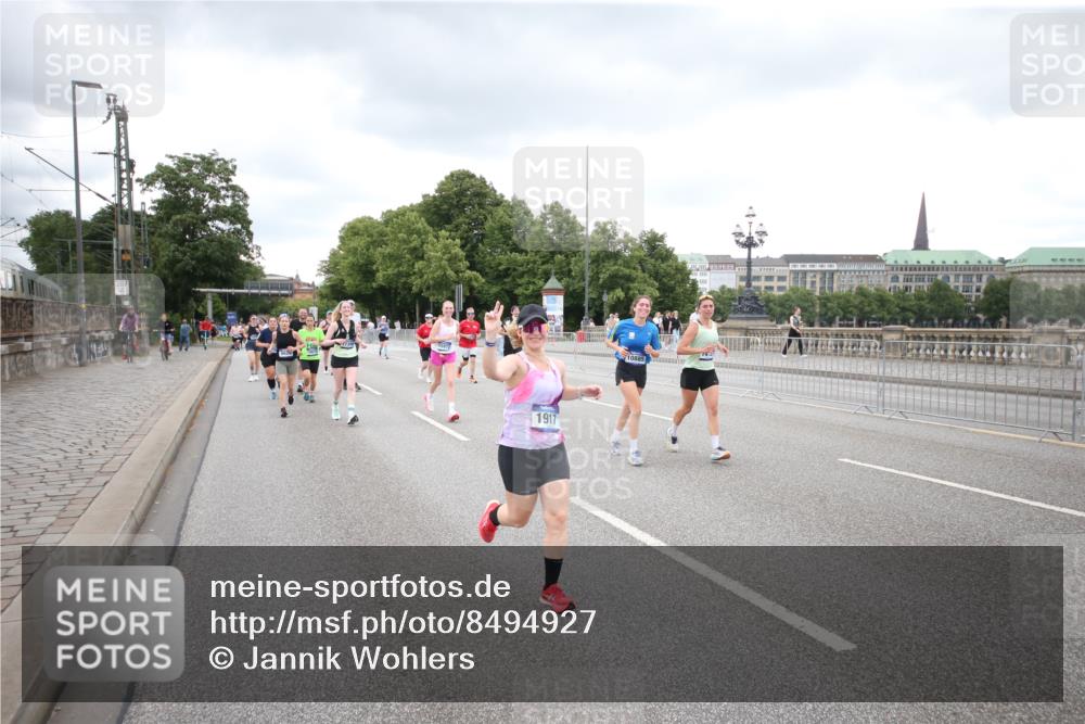 29.06.2025 - hella hamburg halbmarathon Jannik Wohlers http://msf.ph/oto/8494927 29.06.2025 10:55:05 Lombardsbrücke 1616, 1873, 1917, 3115, 3157, 3577, 4628, 5040, 5483, 5487, 7548, 7680, 8626, 9614, 9618, 9857, 9858, 10094, 10559, 10885, 11109, 12902, 13230, 14727, 15081, 15152, 16267, 16385, 16533, 16855, 17019, 17396, 18670, 18972 meine-sportfotos.de