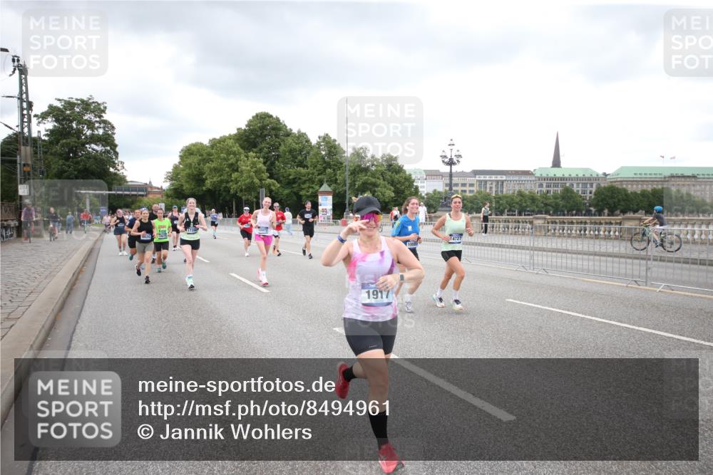 29.06.2025 - hella hamburg halbmarathon Jannik Wohlers http://msf.ph/oto/8494961 29.06.2025 10:55:06 Lombardsbrücke 1616, 1873, 1917, 3115, 3157, 3577, 4628, 5040, 5483, 5487, 7548, 7680, 8626, 9614, 9618, 9857, 9858, 10094, 10559, 10885, 11109, 12902, 13230, 14727, 15081, 15152, 16267, 16385, 16533, 16855, 17019, 17396, 18670, 18972 meine-sportfotos.de