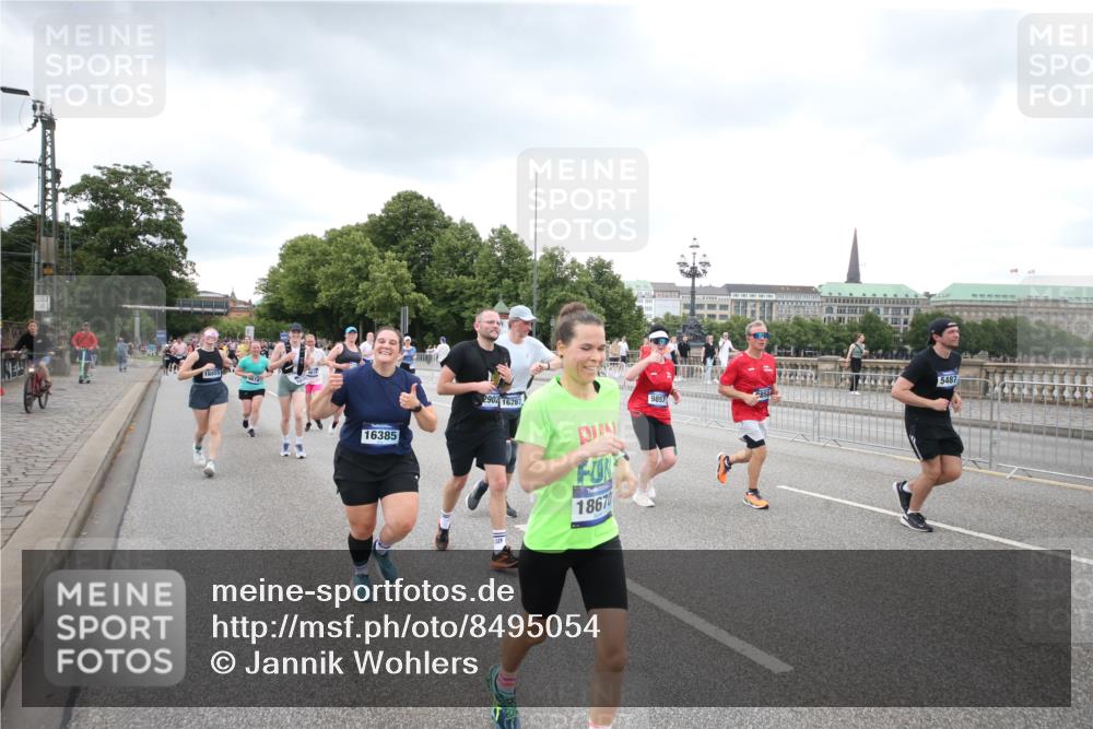 29.06.2025 - hella hamburg halbmarathon Jannik Wohlers http://msf.ph/oto/8495054 29.06.2025 10:55:09 Lombardsbrücke 1616, 1873, 1917, 3115, 3244, 5222, 5483, 5487, 7548, 7680, 8527, 8626, 9614, 9618, 9857, 9858, 10094, 10559, 10593, 10885, 11109, 12695, 12902, 14727, 15081, 15116, 16267, 16336, 16385, 16533, 16855, 16926, 17019, 17392, 17396, 18670, 18972 meine-sportfotos.de