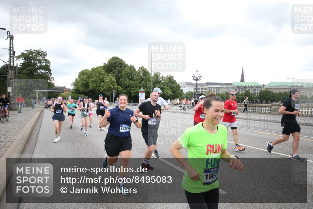 29.06.2025 - hella hamburg halbmarathon Jannik Wohlers http://msf.ph/oto/8495083 29.06.2025 10:55:10 Lombardsbrücke 1616, 1873, 1917, 3101, 3115, 3244, 5220, 5222, 5483, 5487, 5575, 7548, 7680, 8527, 8626, 9614, 9618, 9857, 9858, 9956, 10094, 10559, 10593, 10885, 11109, 12695, 12902, 14727, 15081, 15116, 15289, 16267, 16336, 16385, 16855, 16926, 17019, 17392, 17396, 18670, 18972 meine-sportfotos.de