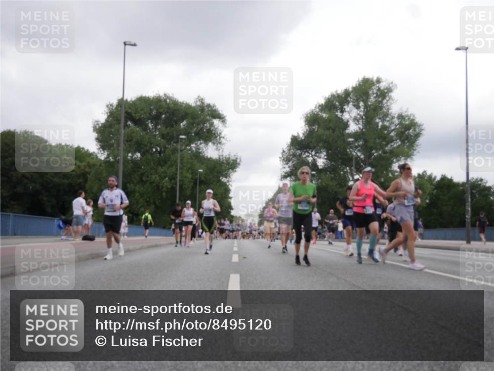 29.06.2025 - hella hamburg halbmarathon Luisa Fischer http://msf.ph/oto/8495120 29.06.2025 10:53:16 Kennedybrücke 1525, 2927, 3070, 5997, 6680, 6694, 6989, 7755, 8254, 9261, 10060, 10704 meine-sportfotos.de